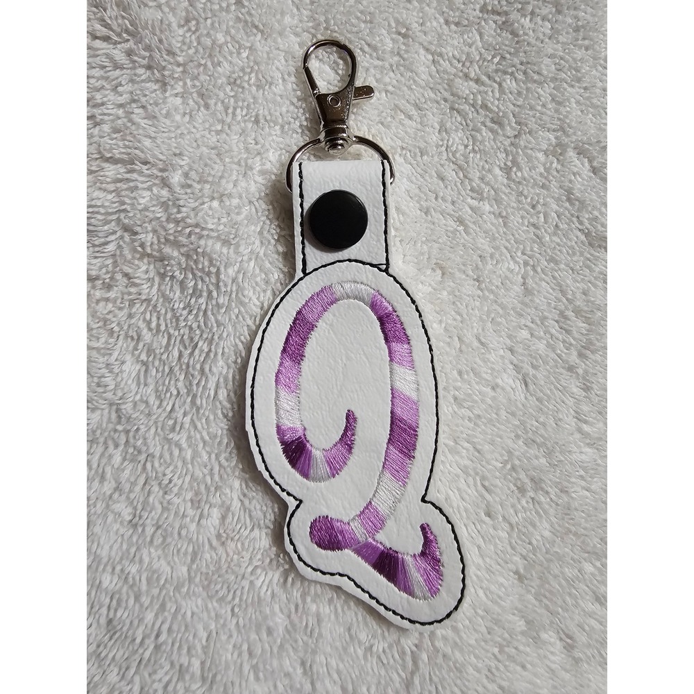 Letter Q Keychain Initial Bag‎ Charm Purple White Monogram Keyring Accessory
